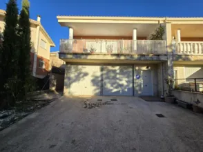 Chalet pareado en Pioz