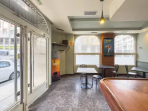 Local comercial en calle Lekaenea