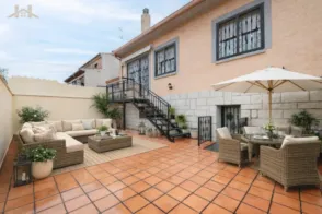 Chalet pareado en calle de Comuneros de Castilla, 3