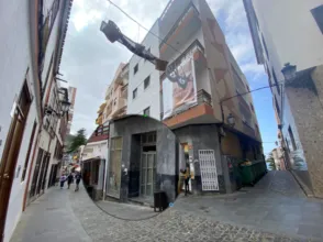 Commercial space in calle de San Sebastián, 17