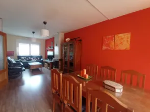 Chalet adosado en calle Elbarre