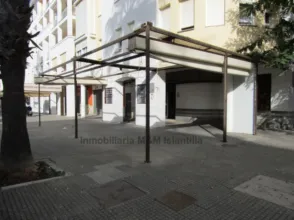 Local comercial en Avenida de Federico Silva Muñoz