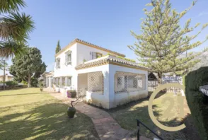 Chalet en calle de Maestra Doña Carola, 17