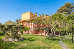 Chalet unifamiliar en calle del Tambre