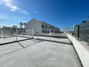 Casa adosada en calle de Hernán Cortés