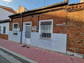 Casa adosada en Camino de la Esperanza-Arturo León