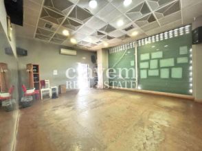 Local comercial en Passeig d'Urrutia, cerca de Carrer de Bellcaire