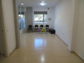 Local comercial en Valdepasillas