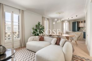 Apartamento en Carrer de Girona, cerca de Gran Via de les Corts Catalanes