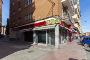 Commercial space in calle de Mateo Alemán, 2