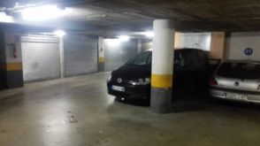 Garage in Carrer de Torres i Bages, 5
