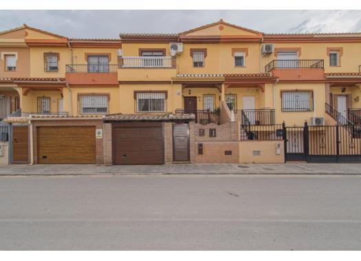 Casa adosada venta vegas del genil, belicena