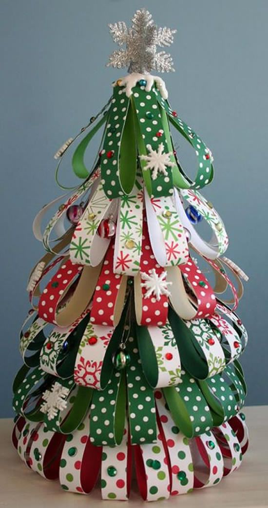 cómo hacer un árbol de Navidad con cintas