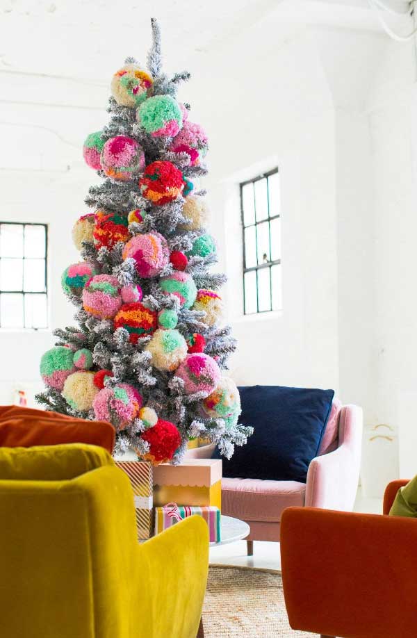 árbol de Navidad original con pompones
