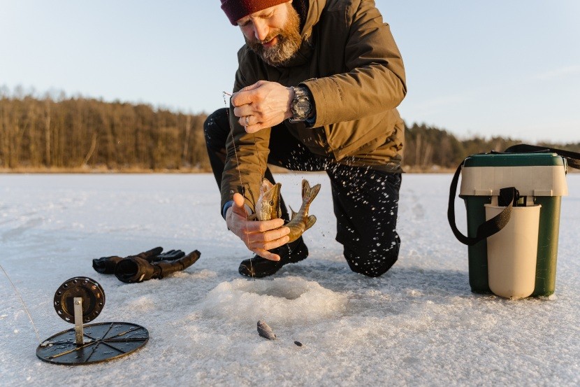 pescar en hielo friluftsliv 