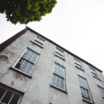 qué es la ocupación ilegal