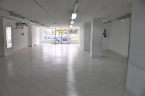 Local comercial en Avenida de Modesto Lafuente, nº SN