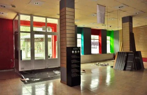Local comercial en Plaza de León