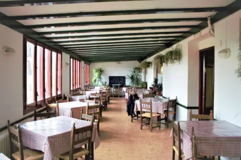 Local comercial en Avenida de la Excelentísima Diputación, 27