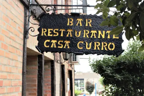 Local comercial en Avenida de la Excelentísima Diputación, 27