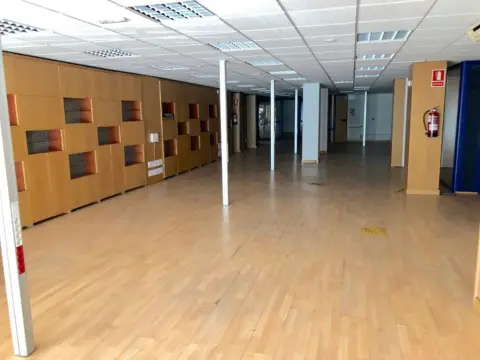 Local comercial en calle de las Eras del Bosque