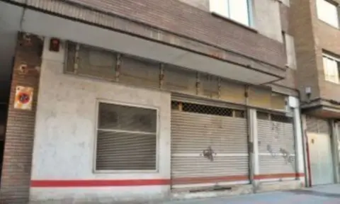 Local comercial en calle de Gil de Fuentes