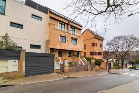 Casa pareada en Valdezarza