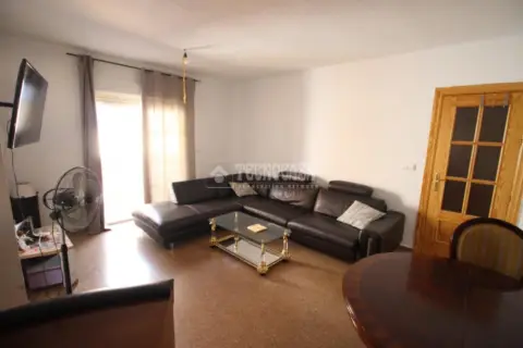 Piso en Residencial Triana-Barrio Alto-Híjar