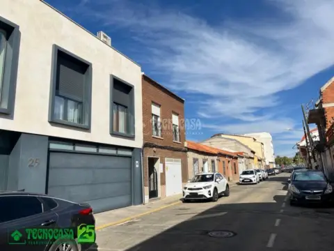 Casa adosada en calle de Andalucía