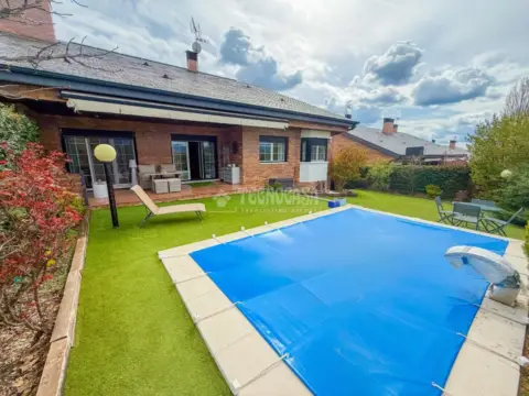 Casa pareada en Fontenebro-Altavista