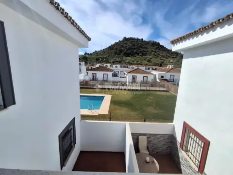 Casa pareada en calle Torreblanca Perez