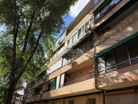 Piso en Valdezarza