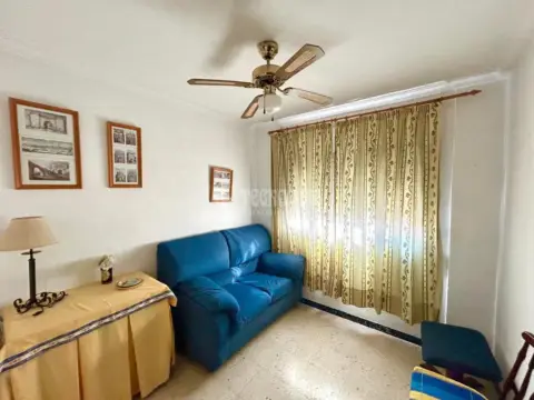 Piso en Pineda-Pedro Salvador