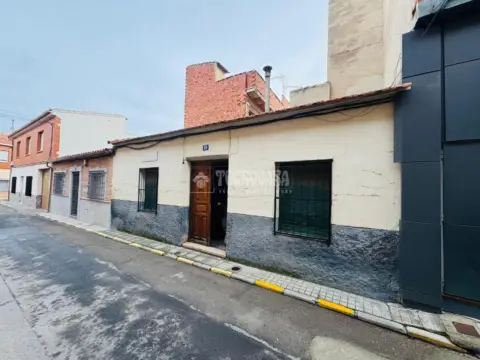 Casa adosada en Consuegra