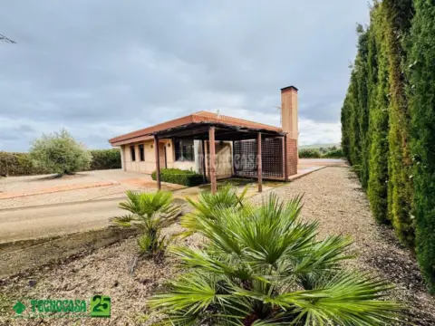 Casa unifamiliar en Layos