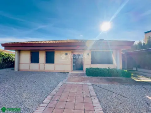 Casa unifamiliar en Layos