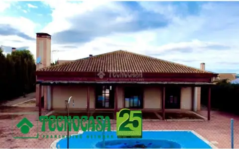 Casa unifamiliar en Layos