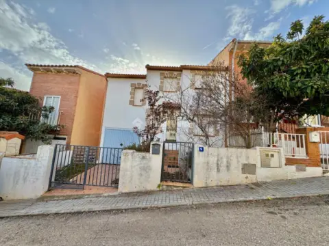 Casa pareada en Tórtola de Henares