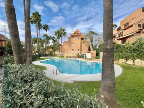 Piso en Casares Costa