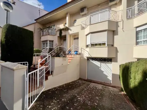 Casa adosada en Valdepeñas