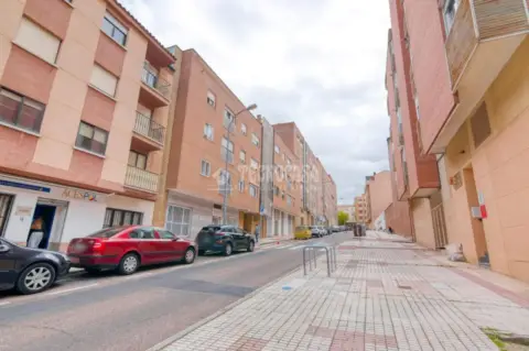 Piso en Salesas-Glorieta-Chinchibarra-Capuchinos