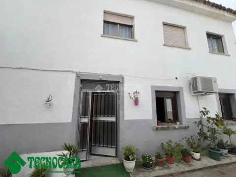 Casa unifamiliar en La Puebla de Montalbán