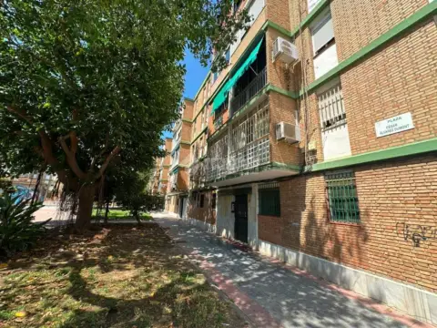 Piso en Puerta Blanca-Almudena-Mainake