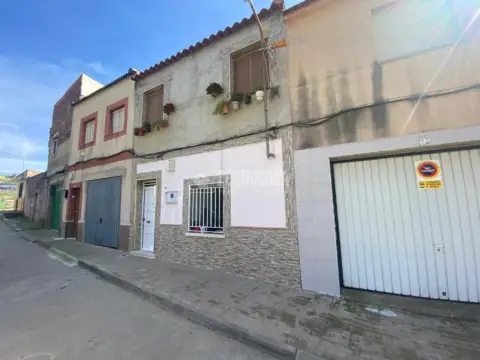 Casa adosada en Santa Ana