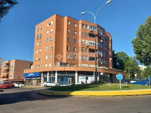 Piso en Naranjo-La Serna