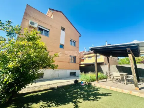 Casa pareada en Paracuellos de Jarama