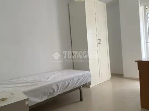 Piso en Nuevo Parque-Los Rosales-Tráfico Pesado