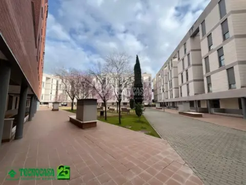 Piso en calle de la Virgen de África