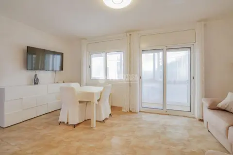 Piso en Llefià-Artigues