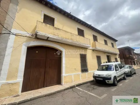 Casa pareada en Carrión de Calatrava